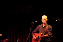 Australischer Sänger Robert Forster gastiert mit seiner Swedish Band auf seiner "Strawberries"-Tour im Stadtgarten Köln (© Thomas Brill)