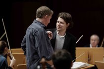 Französische Pianist David Fray gastiert in Begleitung des Orchestre de Chambre de Paris unter der Leitung des schottischen Dirigenten Douglas Boyd in der Philharmonie Köln (© Thomas Brill)