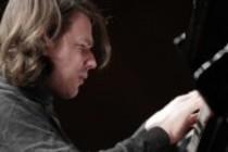 Französische Pianist David Fray gastiert mit Werken von Johann Sebastian Bach in der Philharmonie Köln (&copy; Thomas Brill)