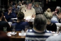 Deutsche Schriftsteller Achim Freudenberg liest aus seinem Debutroman "Das Mädchen auf der anderen Seite“ im Café Central Köln (© Thomas Brill)
