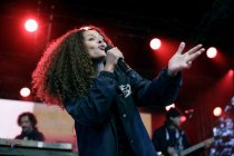 Deutsche Hip-Hop-Band Freundeskreis gastiert auf ihrer "20. Geburtstag von Quadratur des Kreises"-Tour auf der Open-Air-Bühne am Tanzbrunnen Köln (© Thomas Brill)