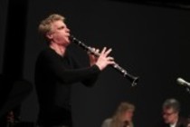 Schwedische Klarinettist Martin Fröst gastiert in Begleitung des  isländischen Pianisten Víkingur Heiðar Ólafsson in der Philharmonie Köln (© Thomas Brill)