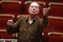 Spanischer Dirigent Rafael Frühbeck de Burgos leitet das WDR Sinfonieorchester Köln in Begleitung des Spanischen Pianisten Josep Colom in der Philharmonie Köln (© Thomas Brill)