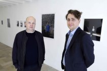 Direktor des Kölnischen Kunstvereins Moritz Wesseler verabschiedet sich mit dem Buch und der Ausstellung von 31 Portraits von Albrecht Fuchs vom Kölnischer Kunstverein - Die Brücke Köln (© Thomas Brill)