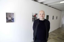 Direktor des Kölnischen Kunstvereins Moritz Wesseler verabschiedet sich mit dem Buch und der Ausstellung von 31 Portraits von Albrecht Fuchs vom Kölnischer Kunstverein - Die Brücke Köln (© Thomas Brill)