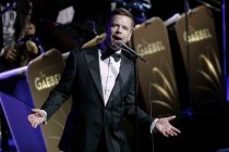Deutscher Sänger und Entertainer Tom Gaebel gastiert mit seinem Orchester auf seiner "So Good To Be Me"-Tour in der Philharmonie Köln (© Thomas Brill)