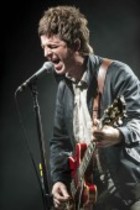 Britische Rockmusiker Noel Gallagher gastiert auf seiner "Noel Gallagher’s High Flying Birds"-Tour in der Mitsubishi Electric Halle Düsseldorf (© Thomas Brill)