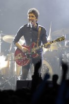 Britische Rockmusiker Noel Gallagher gastiert auf seiner "Chasing Yesterday"-Tour in der Mitsubishi Electric Halle Düsseldorf (© Thomas Brill)