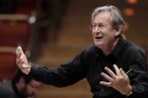 Britische Dirigent Sir John Eliot Gardiner leitet das Orchestre Révolutionnaire et Romantique in der Philharmonie Köln (© Thomas Brill)