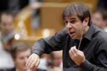 Italienischer Dirigent Daniele Gatti leitet die Wiener Philharmoniker in der Philharmonie Köln (© Thomas Brill)