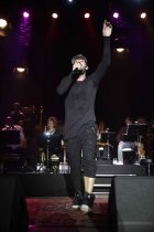 Deutsche Reggae- und Dancehall-Musiker Gentleman gastiert mit seinen Gästen auf seiner "MTV unplugged"-Tour im Palladium Köln (&copy; Thomas Brill)