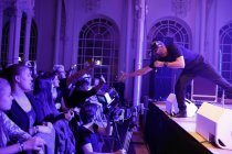 Deutsche Reggae-Musiker Gentleman gastiert mit seiner Band The Evolution auf seiner "Grooves United "-Tour in der Flora Köln (© Thomas Brill)