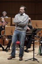 Deutsche Bariton Christian Gerhaher gastiert in Begleitung des Freiburger Barockorchester unter der Leitung des Deutsch-norwegischen Violinisten und Dirigenten  Gottfried von der Goltz in der Philharmonie Köln (© Thomas Brill)