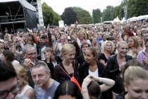 Deutsche Singer-Songwriter Max Giesinger gastiert auf seiner "Der Junge, der rennt"-Tour auf dem Kunst!Rasen Bonn-Gronau (© Thomas Brill)