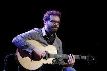 Deutscher Pop-Sänger Thomas Godoj gastiert auf seiner "V'STÄRKER AUS!"-Tour in Die Kantine Köln (© Thomas Brill)