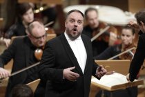 Deutsche Bariton Matthias Goerne gastiert in Begleitung der Mahler Chamber Orchestra unter der Leitung des britischen Dirigenten Daniel Harding in der Kölner Philharmonie (© Thomas Brill)