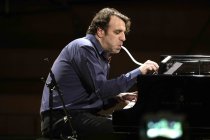 Kanadische Musiker Chilly Gonzales gastiert mit seiner "Pop Music Masterclass live“ im Klaus-von-Bismarck-Saal Köln (© Thomas Brill)