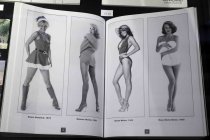 Die Ausstellung "Peter Gowland's Girls" gastiert vom 09. Juni bis 09. September 2018 im Museum für Angewante Kunst in Köln (&copy; Thomas Brill)