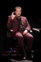 Deutsche Liedermacher Rainald Grebe gastiert auf seiner "Das Hongkongkonzert"-Tour in der Comedia Köln (© Thomas Brill)