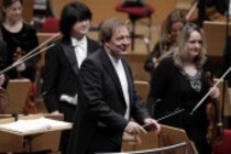 Britische Dirigent Howard Griffiths leitet das WDR Sinfonieorchester Köln in der Kölner Philharmonie (© Thomas Brill)
