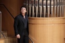 Italienische Tenor Vittorio Grigolo gastiert in Begleitung der Slowakische Sinfonietta unter der Leitung des itanienischen Dirigenten Daniele Rustioni in der Philharmonie Köln (© Thomas Brill)