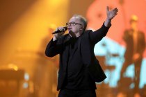 Deutsche Sänger Herbert Grönemeyer gastiert auf seiner "Tumult"-Tour in der Lanxess-Arena Köln (© Thomas Brill)