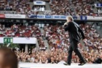 Deutsche Rockstar Herbert Grönemeyer gastiert auf seiner "Zwölf"-Tour im RheinEnergie Stadion Köln (&copy; Thomas Brill)