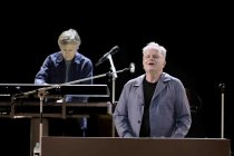 Deutsche Sänger Herbert Grönemeyer gastiert auf seiner "Das ist los"-Tour in der Lanxess-Arena Köln (© Thomas Brill)
