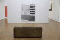 Amerikanischer Konzeptkünstler Wade Guyton gastiert mit der Ausstellung: "ZWEI DEKADEN MCMXCIX–MMXIX" vom 16. November 2019 bis 1. März 2020 im Museum Ludwig Köln (© Thomas Brill)