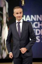 Verleihung des Hanns-Joachim-Friedrichs-Preises an den deutschen Journalisten Carl Gierstorfer, die deutsche Fernsehjournalistin Katrin Eigendorf und den deutschen Fernsehmoderator Jan Böhmermann im Klaus-von-Bismarck-Saal des WDR Funkhaus Köln (&copy; Thomas Brill)