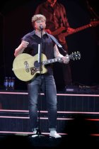 Finnische Sänger Samu Haber gastiert auf seiner "Me Free My Way"-Tour in der Merkur Spiel-Arena Düsseldorf (&copy; Thomas Brill)
