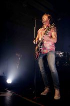 Finnische Sänger Samu Haber gastiert auf ihrer "Club"-Tour im Carlswerk Victoria Köln (© Thomas Brill)