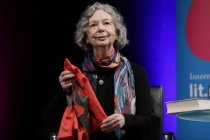 Deutsche Schriftstellerin Ulla Hahn liest aus ihrem Roman “Wir werden erwartet” im Rahmen der lit.COLOGNE SPEZIAL im Klaus-von-Bismarck-Saal des WDR-Funkhauses Köln (© Thomas Brill)