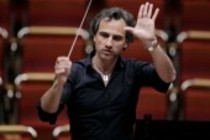 Spanische Dirigent Pedro Halffter leitet das Orquesta Filarmónica de Gran Canaria in Begeitung des türkischen Pianisten Fazil Say in der Philharmonie Köln (© )
