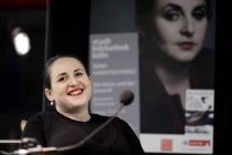 Georgische Schriftstellerin Nino Haratischwili liest aus ihrem Buch "Die Katze und der General" in der Zentralbibliothek der Stadt Köln (© Thomas Brill)