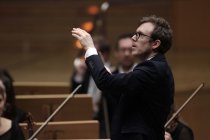 Britischer Dirigent Daniel Harding leitet das Mahler Chamber Orchestra in der Philharmonie Köln (© Thomas Brill)
