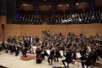 Britischer Dirigent Daniel Harding leitet das Mahler Chamber Orchestra in der Philharmonie Köln (© Thomas Brill)