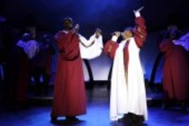 Queen Esther Marrow und The Harlem Gospel Singers + Band bei den Proben zum Auftakt ihrer Touching Spirit-Europa Tournee in der Showconcept-Halle Troisdorf (© Thomas Brill)