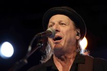 Amerikanische Musiker Jerry Harrison und Adrian Belew gastieren in Begleitung ihrer All-Star-Band auf ihrer "Remain in Light"-Tour im Carlswerk Victoria Köln (© Thomas Brill)