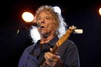 Amerikanische Musiker Jerry Harrison und Adrian Belew gastieren in Begleitung ihrer All-Star-Band auf ihrer "Remain in Light"-Tour im Carlswerk Victoria Köln (© Thomas Brill)