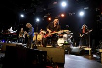 Amerikanische Musiker Jerry Harrison und Adrian Belew gastieren in Begleitung ihrer All-Star-Band auf ihrer "Remain in Light"-Tour im Carlswerk Victoria Köln (© Thomas Brill)