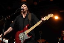 Amerikanische Musiker Jerry Harrison und Adrian Belew gastieren in Begleitung ihrer All-Star-Band auf ihrer "Remain in Light"-Tour im Carlswerk Victoria Köln (© Thomas Brill)