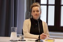 Deutsche Schriftstellerin Alina Herbing und Anabelle Assaf sprechen über Herbings Roman "Tiere, vor denen man Angst haben muss" im Literaturhaus Köln (&copy; Thomas Brill)