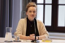 Deutsche Schriftstellerin Alina Herbing und Anabelle Assaf sprechen über Herbings Roman "Tiere, vor denen man Angst haben muss" im Literaturhaus Köln (&copy; Thomas Brill)