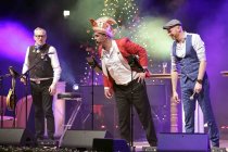 Weihnachtsdinnershow Herrengedeck - Schöne Bescherung! mit Jörg P. Weber, "Sitzungspräsident“ Volker Weininger und Martin Schopps in der Stadthalle Köln-Mülheim (© Thomas Brill)