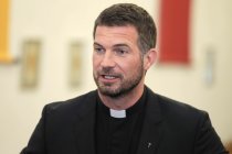ZDF-Serie Herzensbrecher-Vater von vier Söhnen in der Kartäuserkirche Köln (© Thomas Brill)