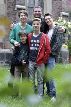 ZDF-Serie Herzensbrecher-Vater von vier Söhnen in der Kartäuserkirche Köln (© Thomas Brill)