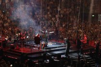 Kölner Musiker Björn Heuser un Fründe gastieren bei "Kölle singt" in der Lanxess-Arena Köln (&copy; Thomas Brill)