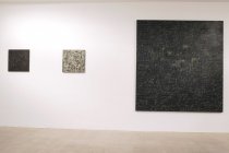Deutsche Malerin Vera Hilger gastiert mit ihrer Ausstellung "fuzzy sets’" vom 15. Januar bis 21. Februar 2015 in der artothek Köln (© Thomas Brill)