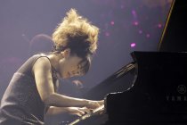 Japanische Jazz-Pianistin Hiromi Uehara gastiert bei der Night of the Proms 2013 in der Lanxess-Arena Köln (© Thomas Brill)